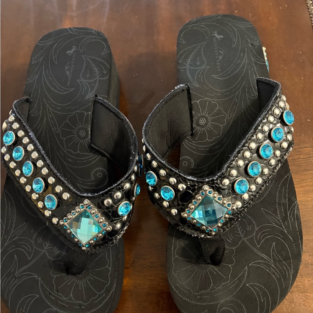 WOMENS MONTANA WEST BLUE STONES & SILVER BEADS BLACK FLIP FLOP SANDALS SZ 9